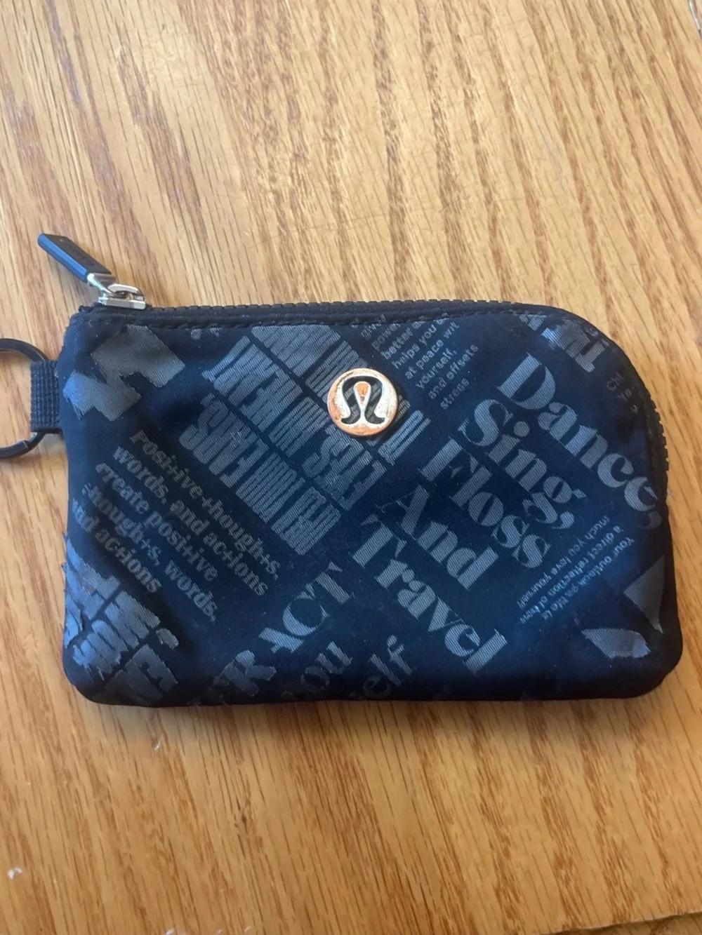 Lululemon wallet